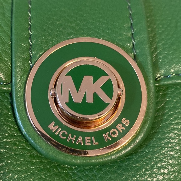 Final sale🔥NWOT Michael Kors Genuine Leather Pushlock Baguette Shoulder Bag - Picture 4 of 9